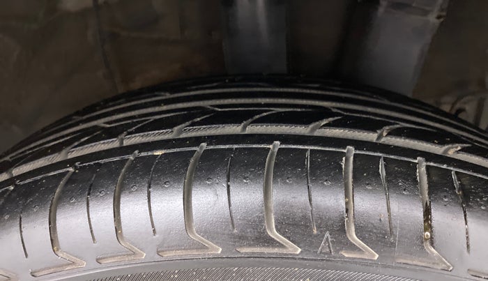 2019 Hyundai Grand i10 SPORTZ 1.2 KAPPA VTVT, Petrol, Manual, 1,12,010 km, Left Rear Tyre Tread