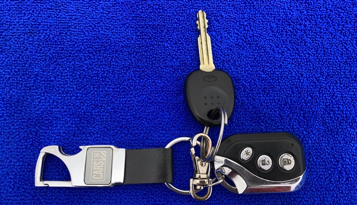 2012 Hyundai Eon ERA +, CNG, Manual, 76,734 km, Key Close Up