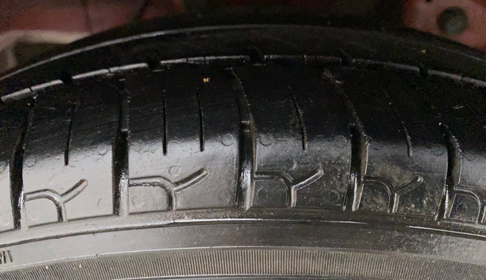 2012 Hyundai Eon ERA +, CNG, Manual, 76,734 km, Right Rear Tyre Tread