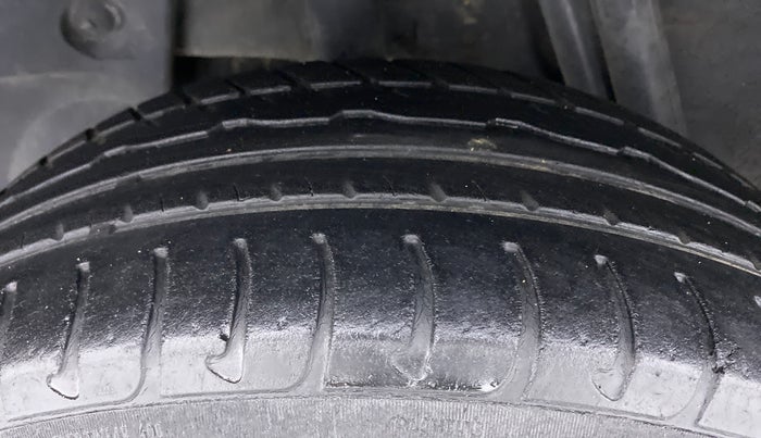 2015 Renault Duster 85 PS RXL, Diesel, Manual, 94,434 km, Right Rear Tyre Tread