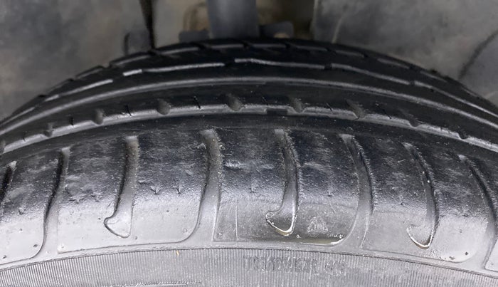 2015 Renault Duster 85 PS RXL, Diesel, Manual, 94,434 km, Right Front Tyre Tread