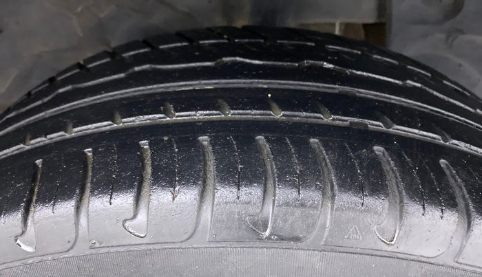 2015 Renault Duster 85 PS RXL, Diesel, Manual, 94,434 km, Left Rear Tyre Tread