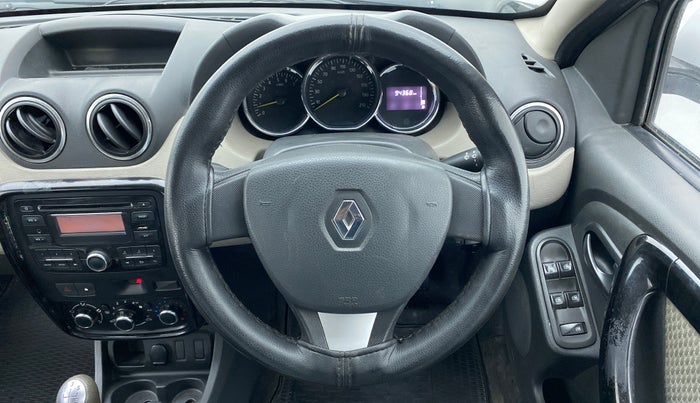 2015 Renault Duster 85 PS RXL, Diesel, Manual, 94,434 km, Steering Wheel Close Up