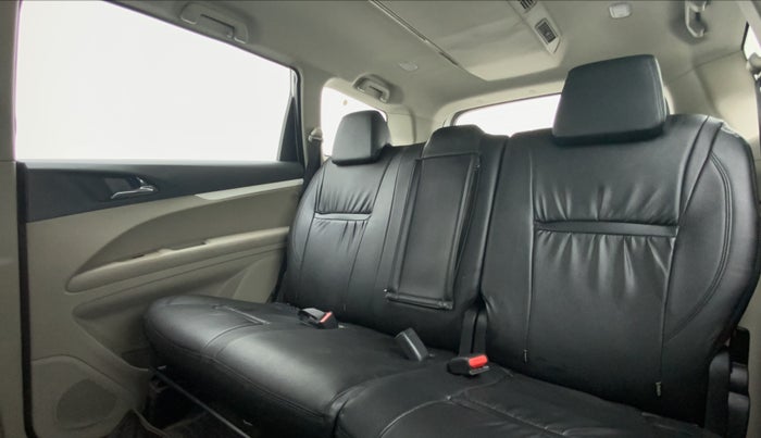 2019 Mahindra MARAZZO M6 8 STR, Diesel, Manual, 19,323 km, Right Side Rear Door Cabin