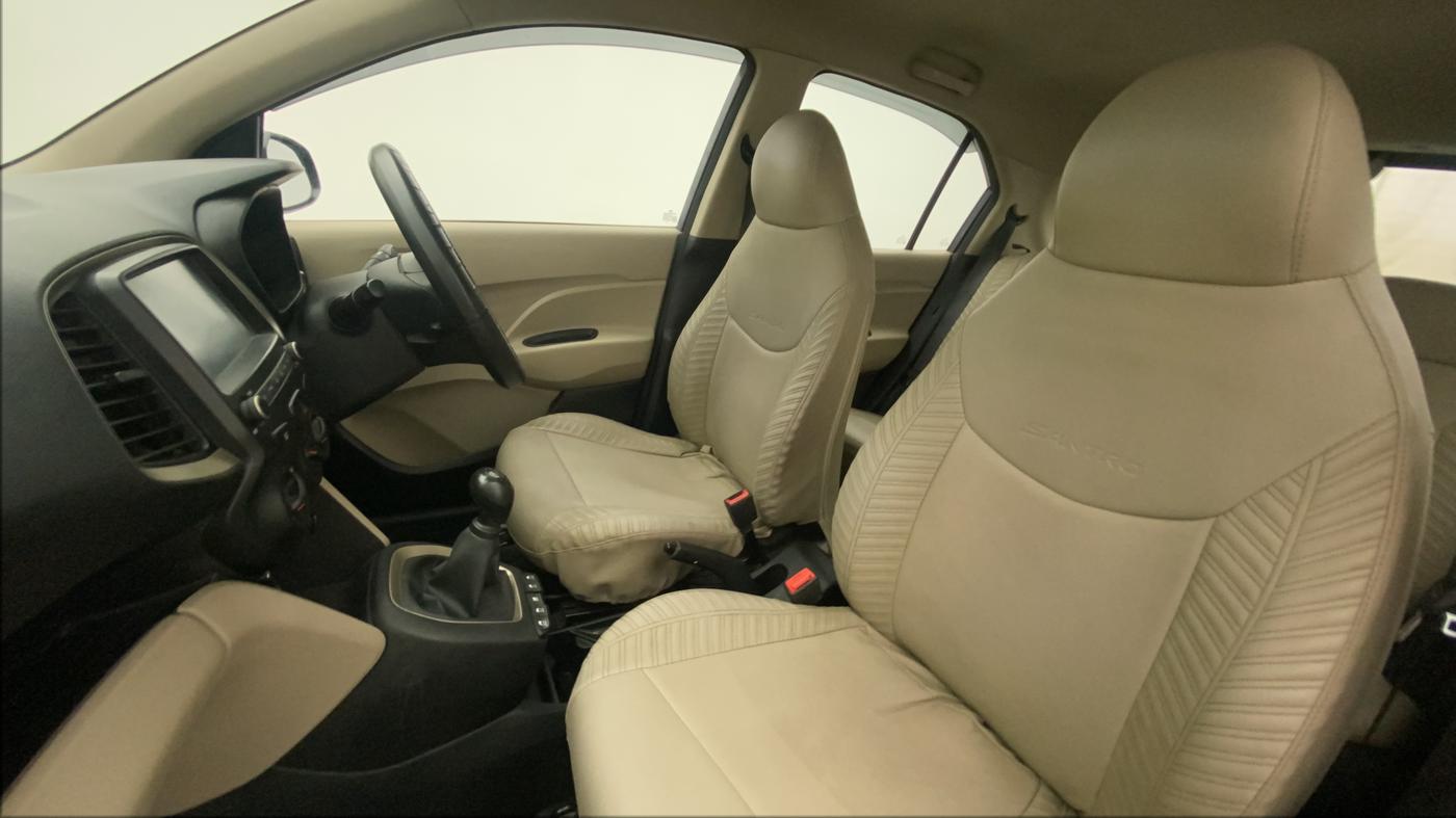 2019 Hyundai NEW SANTRO SPORTZ CNG, CNG, Manual, 70,271 km, Right Side Front Door Cabin