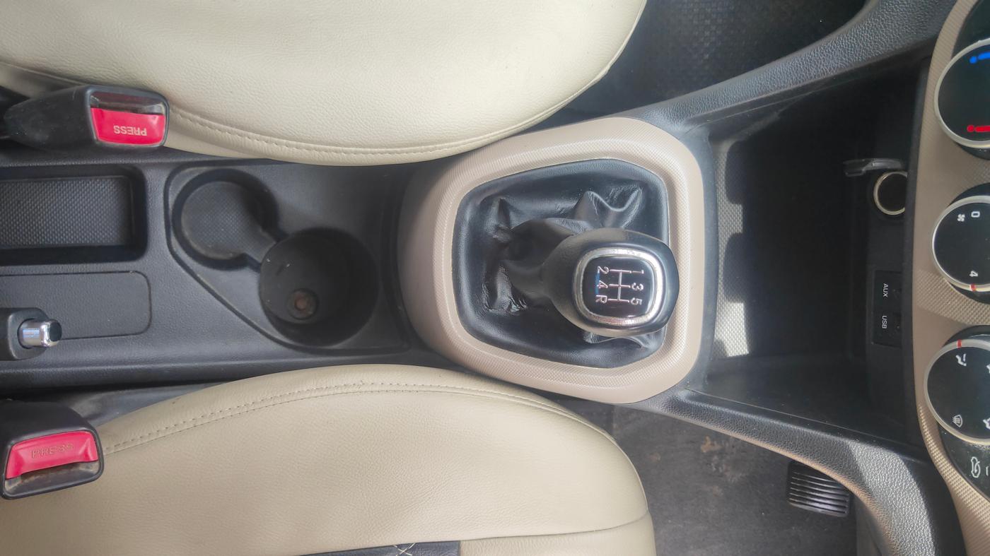 2014 Hyundai Grand i10 SPORTZ 1.2 KAPPA VTVT, Petrol, Manual, 96,451 km, Gear Lever