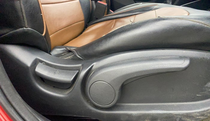 2020 Hyundai Elite i20 SPORTZ PLUS 1.2, Petrol, Manual, 63,436 km, Driver Side Adjustment Panel