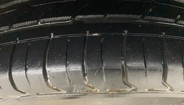 2020 Hyundai Elite i20 SPORTZ PLUS 1.2, Petrol, Manual, 63,436 km, Left Rear Tyre Tread