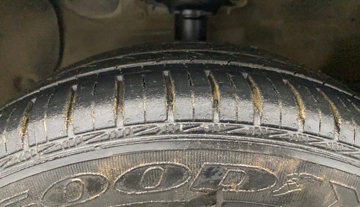 2016 Hyundai Grand i10 SPORTZ 1.2 KAPPA VTVT, Petrol, Manual, 35,902 km, Left Front Tyre Tread