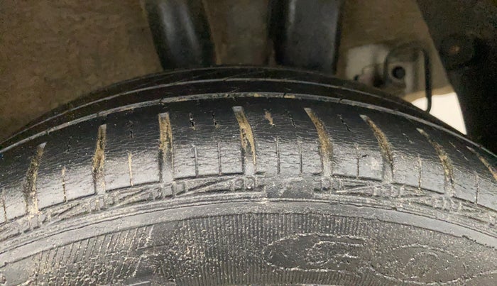 2016 Hyundai Grand i10 SPORTZ 1.2 KAPPA VTVT, Petrol, Manual, 35,902 km, Left Rear Tyre Tread