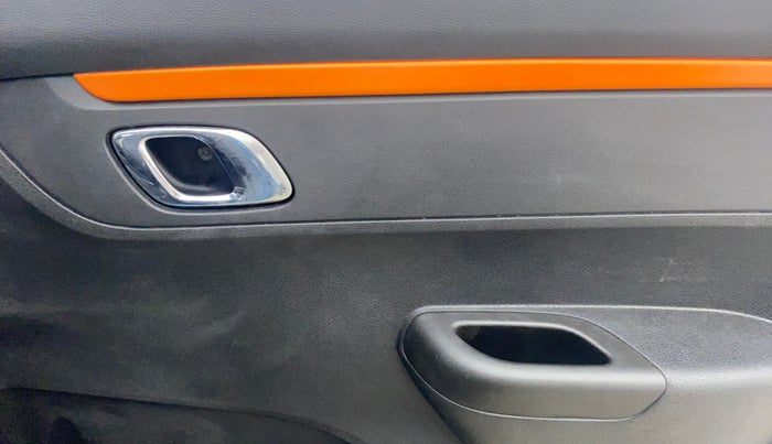 2021 Renault Kwid CLIMBER 1.0 (O), Petrol, Manual, 25,526 km, Driver Side Door Panels Control