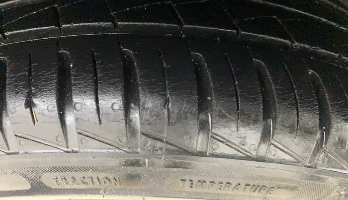 2021 Renault Kwid CLIMBER 1.0 (O), Petrol, Manual, 25,526 km, Left Rear Tyre Tread