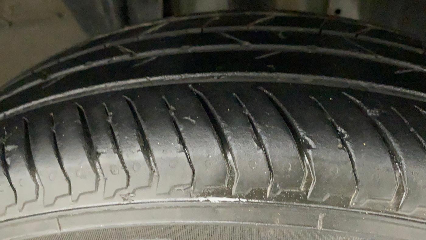 2022 Nissan MAGNITE XV TURBO, Petrol, Manual, 12,963 km, Right Front Tyre Tread