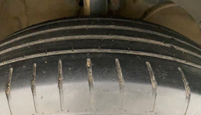 2022 Toyota Glanza S, Petrol, Manual, 57,430 km, Right Front Tyre Tread