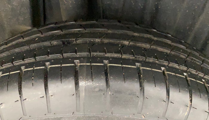 2022 Toyota Glanza S, Petrol, Manual, 57,430 km, Right Rear Tyre Tread