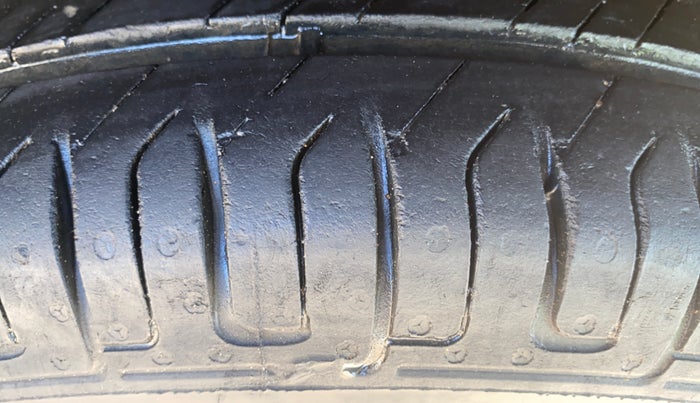 2019 Renault Kwid RXT 1.0 (O), Petrol, Manual, 45,321 km, Left Rear Tyre Tread