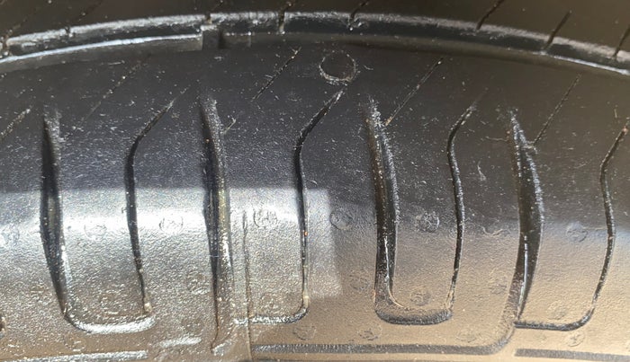 2019 Renault Kwid RXT 1.0 (O), Petrol, Manual, 45,321 km, Right Front Tyre Tread