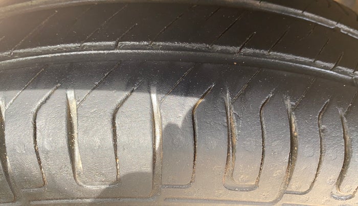 2019 Renault Kwid RXT 1.0 (O), Petrol, Manual, 45,321 km, Right Rear Tyre Tread