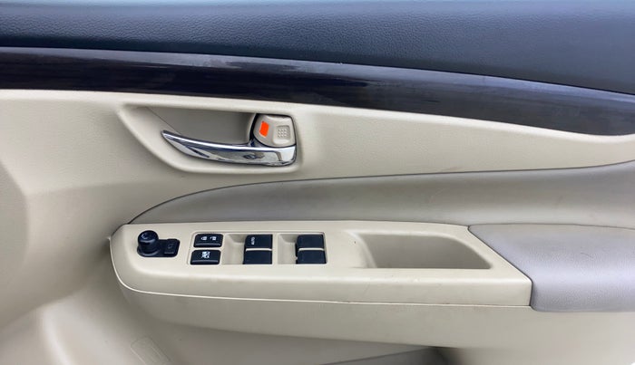 2017 Maruti Ciaz ALPHA  AT 1.4  PETROL, CNG, Automatic, 55,035 km, Driver Side Door Panels Control