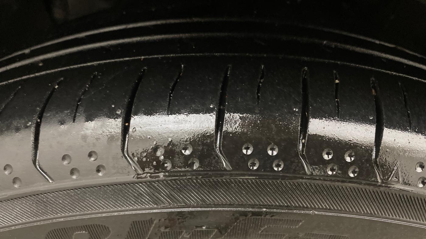 2022 Hyundai ALCAZAR PLATINUM(O) 7STR 2.0 AT, Petrol, Automatic, 52,433 km, Left Front Tyre Tread