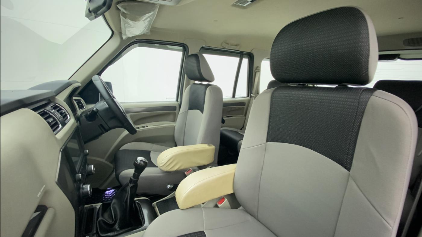 2020 Mahindra Scorpio S9, Diesel, Manual, 5,272 km, Right Side Front Door Cabin