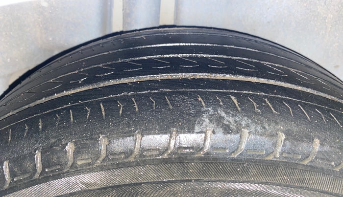 2017 Maruti Ciaz ZXI+, Petrol, Manual, 89,139 km, Right Rear Tyre Tread