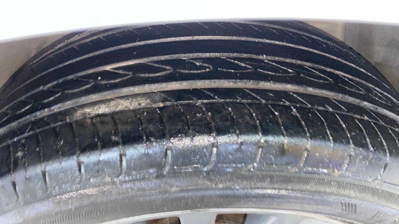 2017 Maruti Ciaz ZXI+, Petrol, Manual, 89,139 km, Right Front Tyre Tread