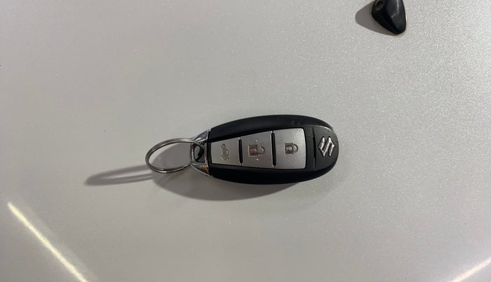 2017 Maruti Ciaz ZXI+, Petrol, Manual, 89,139 km, Key Close Up