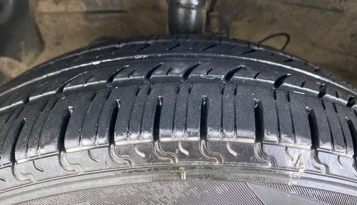 2019 Hyundai NEW SANTRO SPORTZ CNG, CNG, Manual, 63,793 km, Left Front Tyre Tread