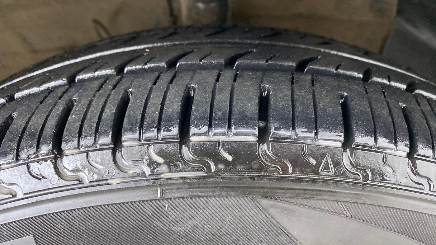 2019 Hyundai NEW SANTRO SPORTZ CNG, CNG, Manual, 63,793 km, Right Front Tyre Tread