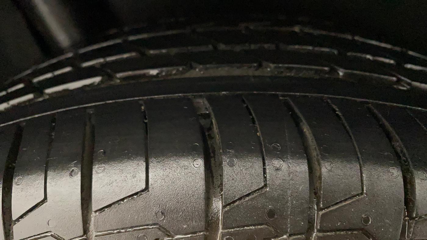 2017 Maruti Baleno ALPHA CVT PETROL 1.2, Petrol, Automatic, 32,306 km, Right Rear Tyre Tread