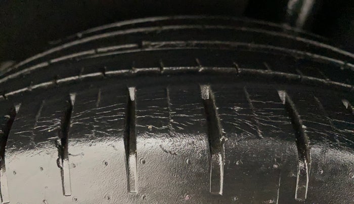 2017 Maruti Baleno ALPHA CVT PETROL 1.2, Petrol, Automatic, 32,306 km, Left Rear Tyre Tread