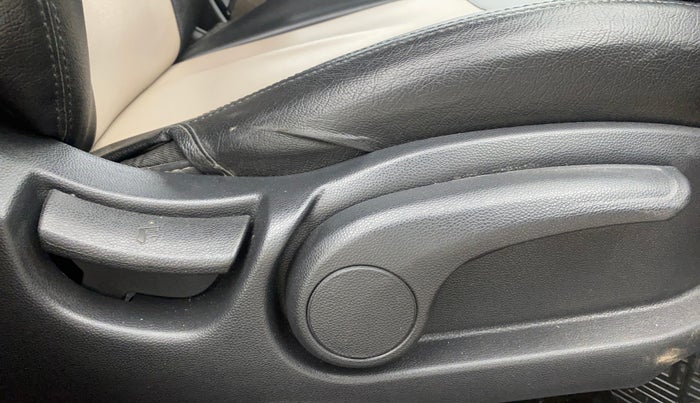 2019 Hyundai Elite i20 SPORTZ PLUS 1.2, Petrol, Manual, 41,509 km, Driver Side Adjustment Panel