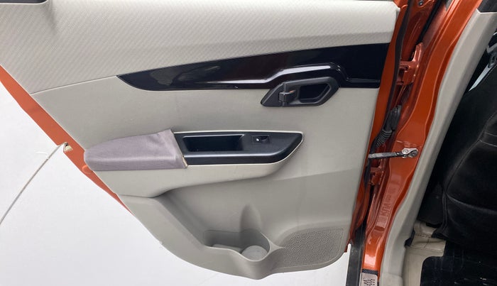 2016 Mahindra Kuv100 K8 6 STR, Petrol, Manual, 61,322 km, Rear left door - Trim has minor damage