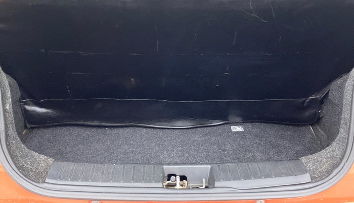 2016 Mahindra Kuv100 K8 6 STR, Petrol, Manual, 61,322 km, Boot Inside