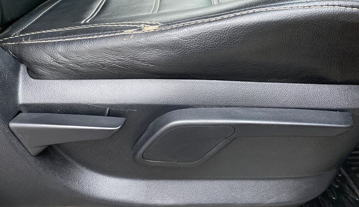 2016 Mahindra Kuv100 K8 6 STR, Petrol, Manual, 61,322 km, Driver Side Adjustment Panel