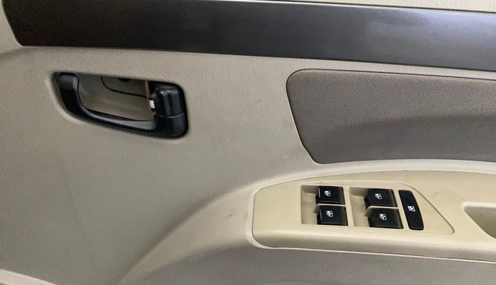 2017 Mahindra Scorpio S4 PLUS 1.99 INTELLI-HYBRID, Diesel, Manual, 61,856 km, Driver Side Door Panels Control