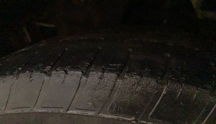 2017 Mahindra Scorpio S4 PLUS 1.99 INTELLI-HYBRID, Diesel, Manual, 61,856 km, Left Front Tyre Tread