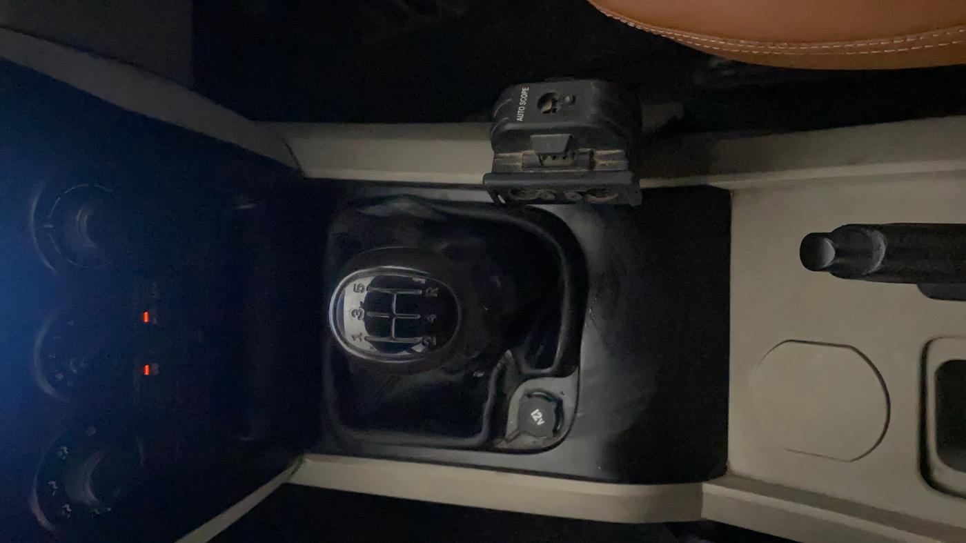 2017 Mahindra Scorpio S4 PLUS 1.99 INTELLI-HYBRID, Diesel, Manual, 61,856 km, Gear Lever