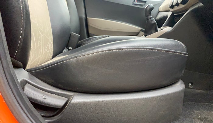 2018 Hyundai Grand i10 MAGNA 1.2 KAPPA VTVT, Petrol, Manual, 18,860 km, Driver Side Adjustment Panel