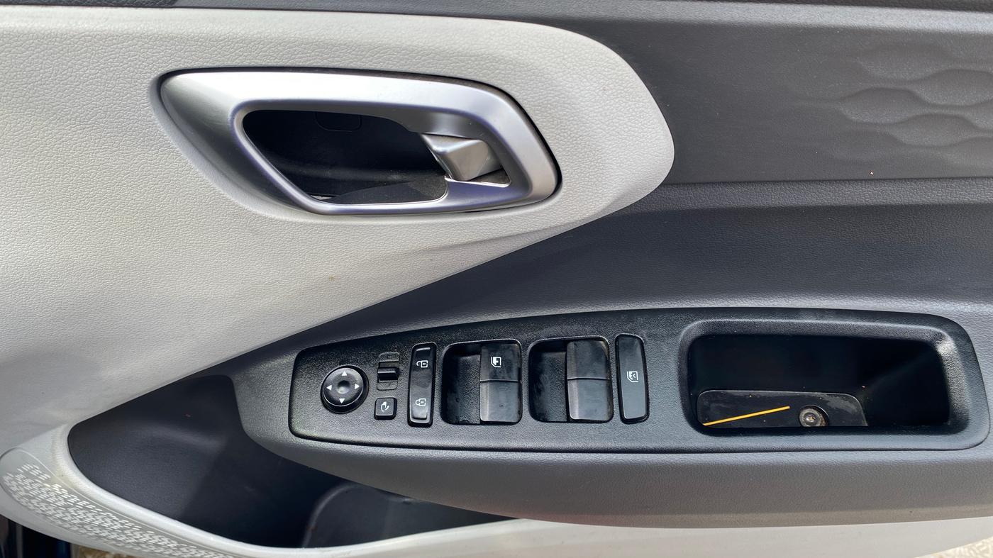 2021 Hyundai GRAND I10 NIOS SPORTZ AMT 1.2 KAPPA VTVT, Petrol, Automatic, 31,871 km, Driver Side Door Panels Control