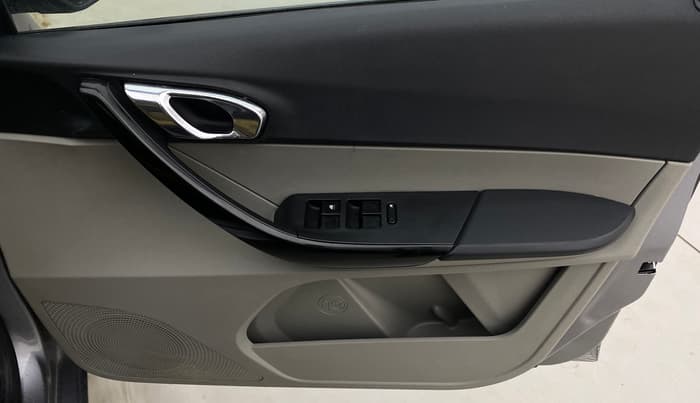 2019 Tata Tiago XZ PETROL, Petrol, Manual, 83,981 km, Driver Side Door Panels Control