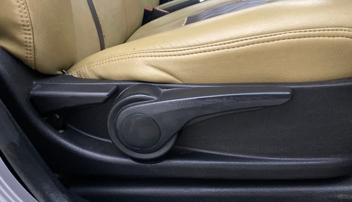 2019 Tata Tiago XZ PETROL, Petrol, Manual, 83,981 km, Driver Side Adjustment Panel