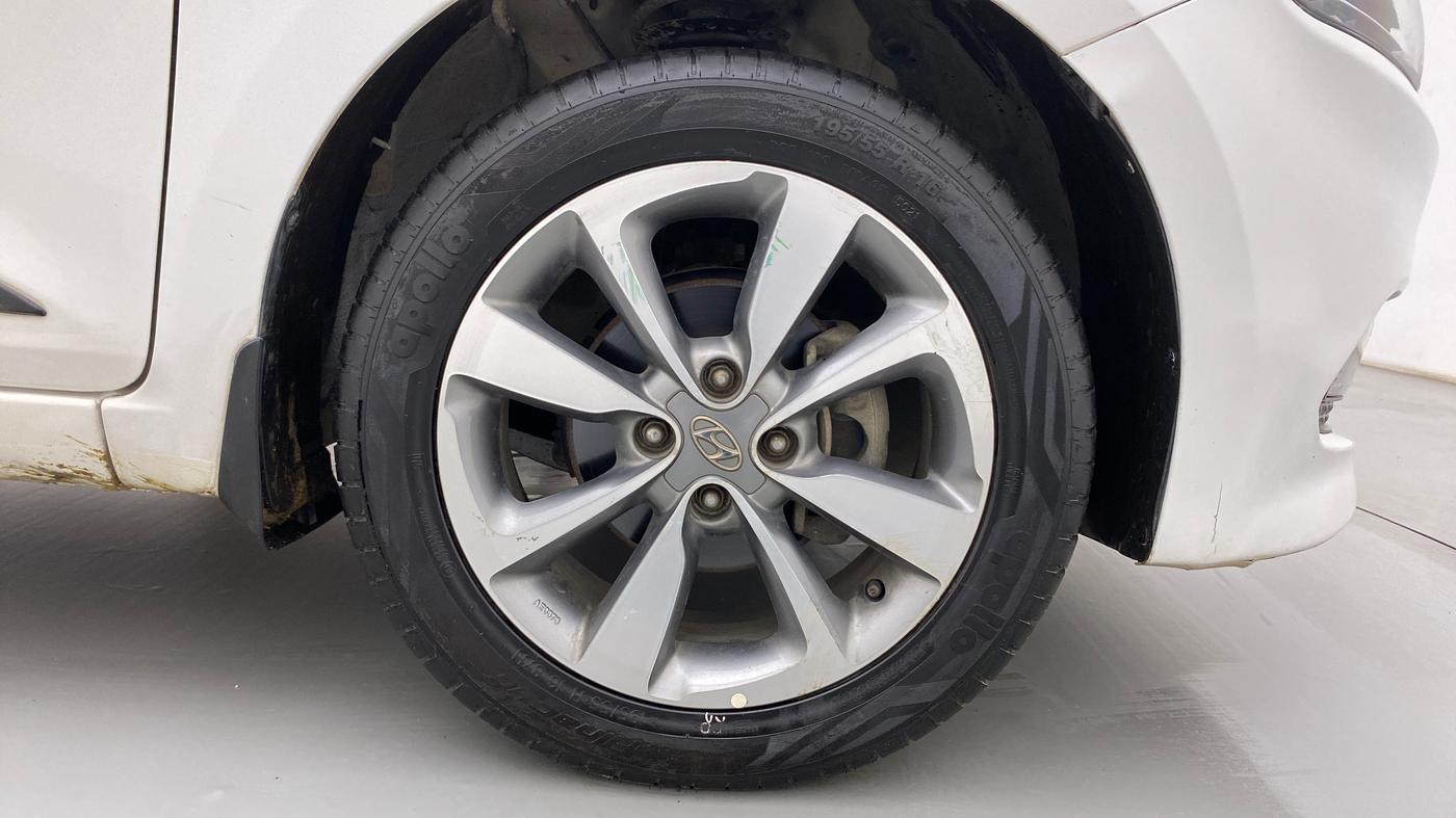 2016 Hyundai Elite i20 ASTA 1.2, Petrol, Manual, 41,011 km, Right Front Wheel