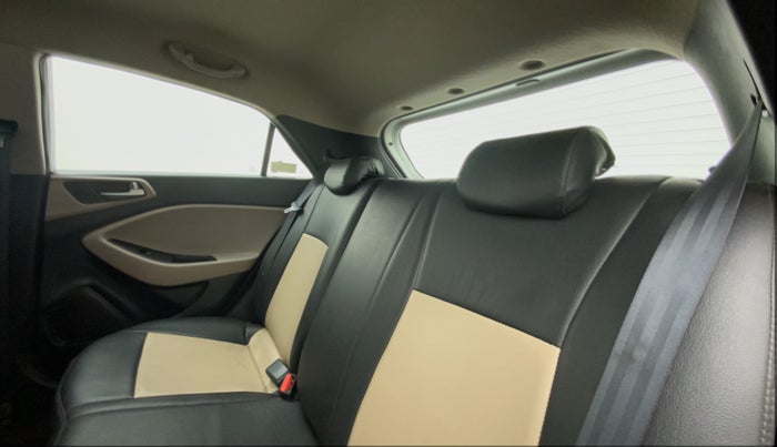 2016 Hyundai Elite i20 ASTA 1.2, Petrol, Manual, 41,011 km, Right Side Rear Door Cabin