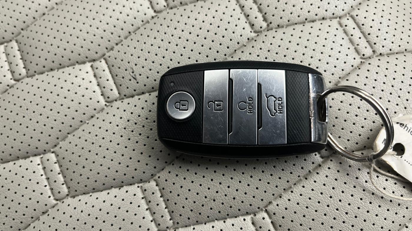 2021 KIA SELTOS HTX 1.5 PETROL, Petrol, Manual, 79,495 km, Key Close Up