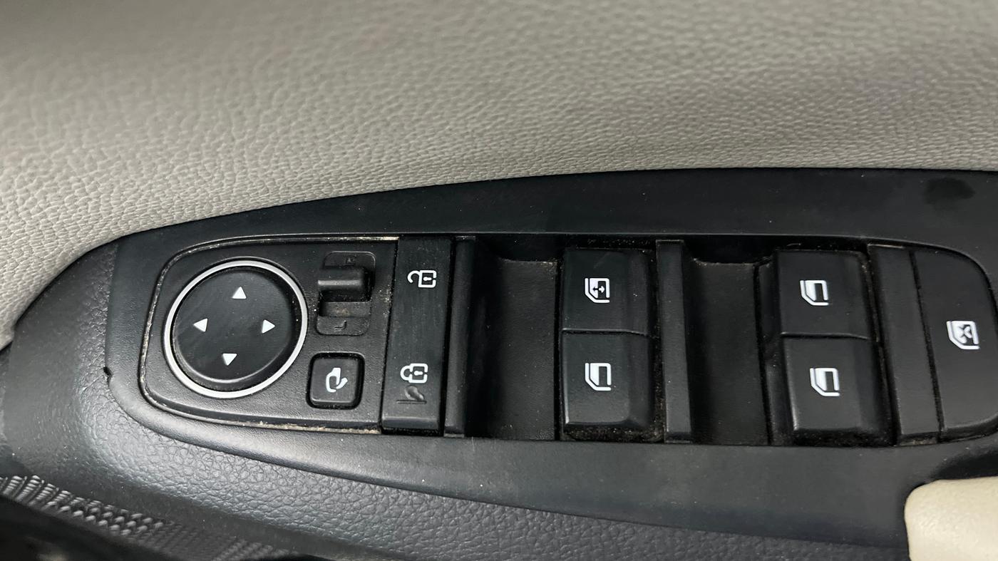 2021 KIA SELTOS HTX 1.5 PETROL, Petrol, Manual, 79,495 km, Driver Side Door Panels Control