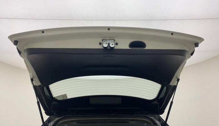 2016 Hyundai Creta SX PLUS  ANNIVERSARY EDITION 1.6 PETROL, Petrol, Manual, 68,403 km, Boot Door Open