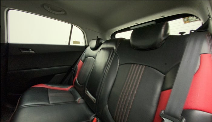 2016 Hyundai Creta SX PLUS  ANNIVERSARY EDITION 1.6 PETROL, Petrol, Manual, 68,403 km, Right Side Rear Door Cabin