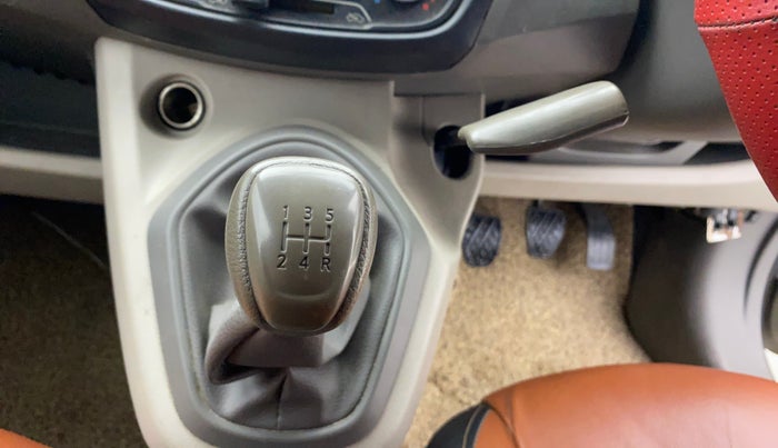 2016 Datsun Go Plus T, Petrol, Manual, 74,805 km, Gear Lever